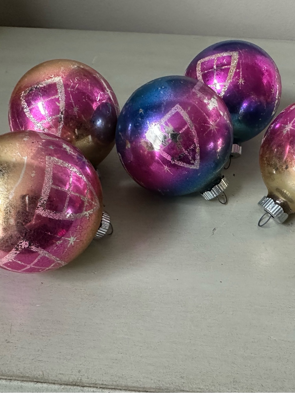 Vintage shiny brite stenciled ombré glass ornaments lot